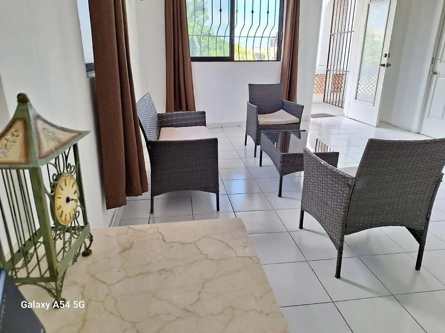 Casa Para Mas 20 Personas Con Alberca En Su Interior Cancún 0*,  México