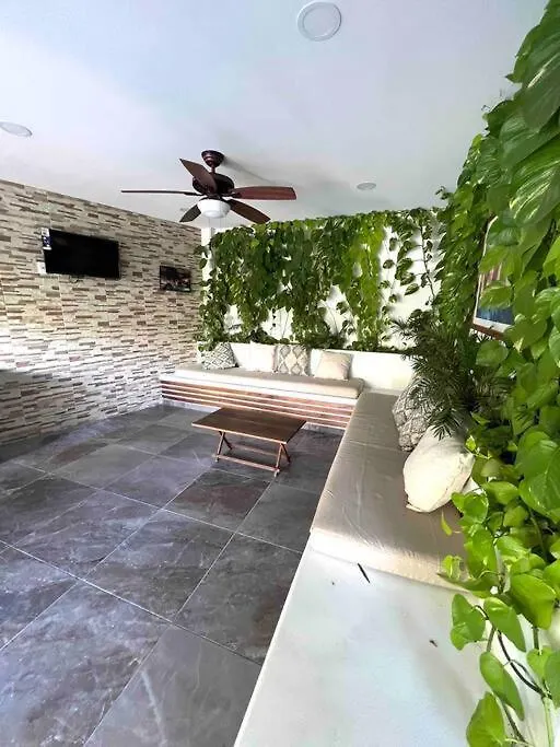 Casa Para Mas 20 Personas Con Alberca En Su Interior Cancún