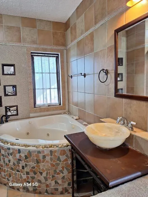 Casa Para Mas 20 Personas Con Alberca En Su Interior Cancún 0*,  México