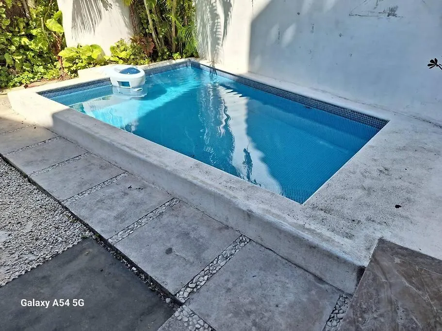 Casa Para Mas 20 Personas Con Alberca En Su Interior Cancún 0*,