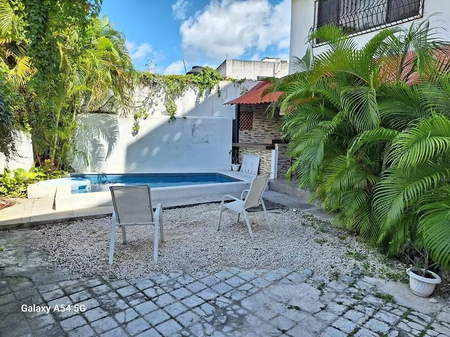 Casa Para Mas 20 Personas Con Alberca En Su Interior Cancún 0*,  México